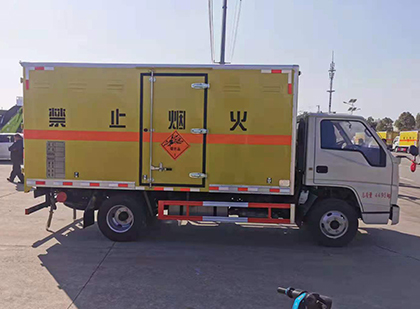 迎泽爆破器材运输车工人安全操作规范与智能技术保障